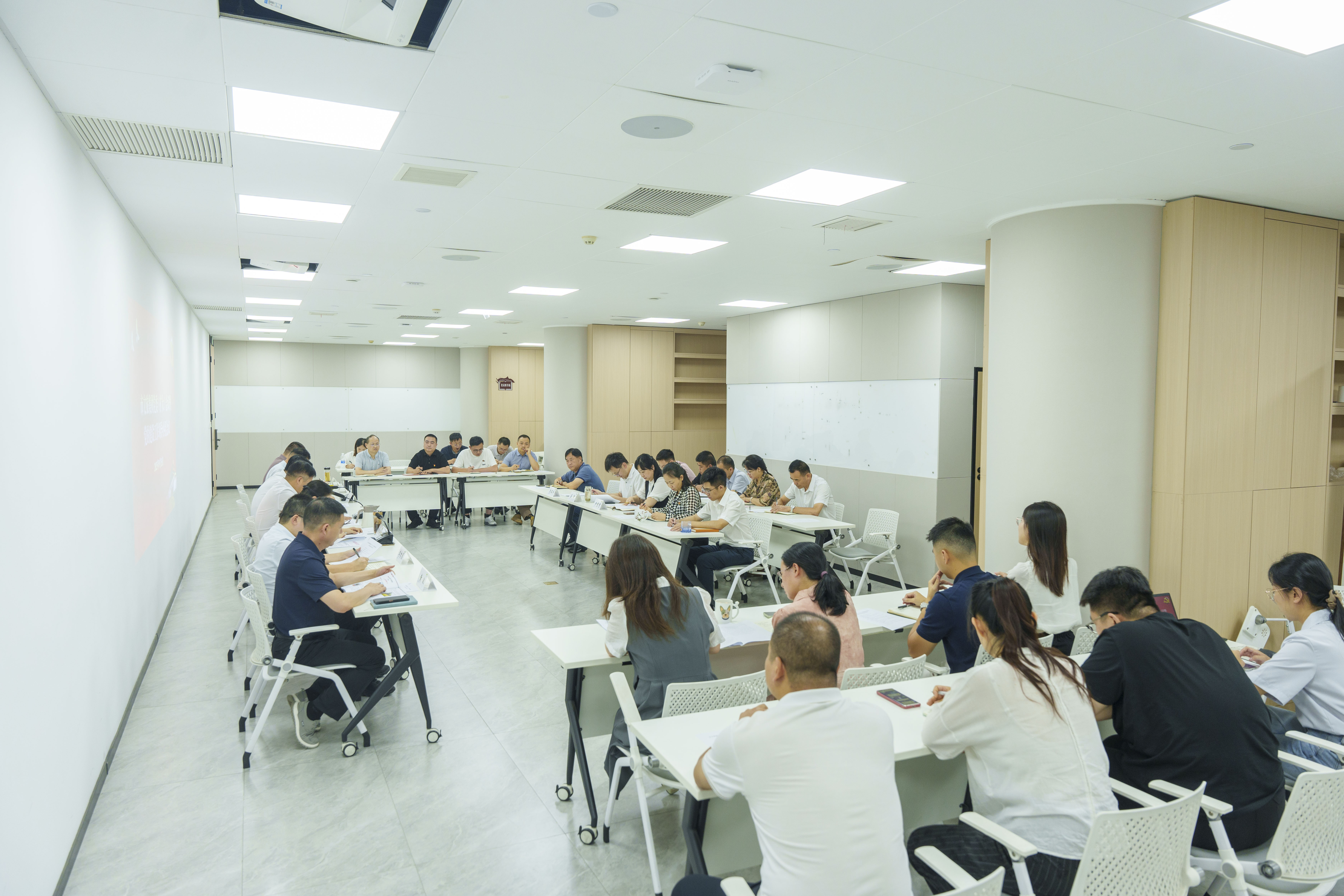 市文旅集团召开党委（扩大）会议暨党的建设工作领导小组会议